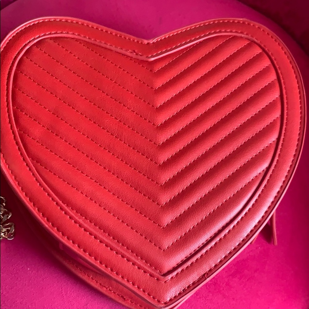 Cutie Red Heart Bag 💋❤️